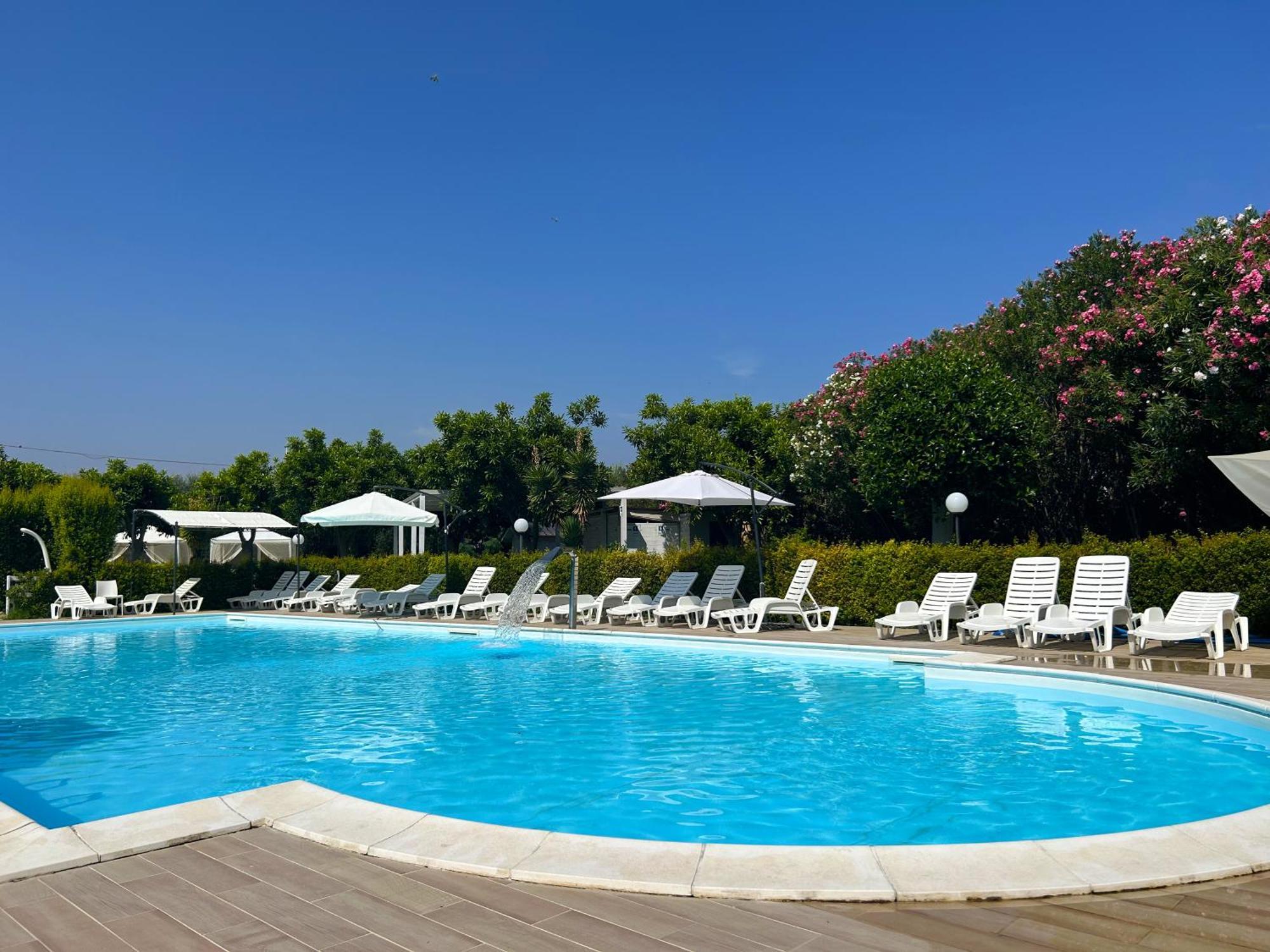 Resort Park Village Россано Экстерьер фото